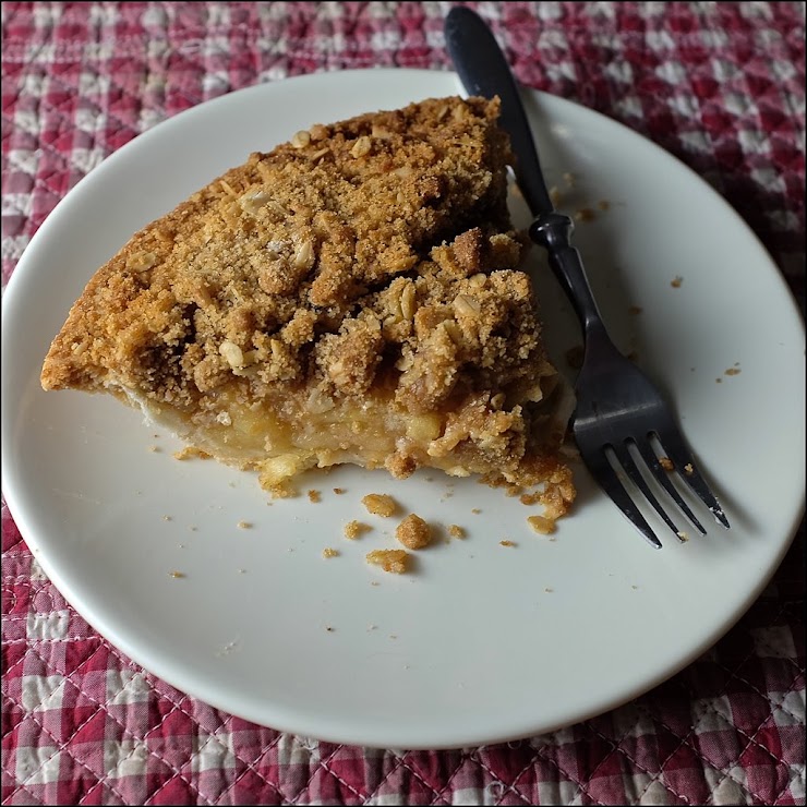 Apple Crumb Pie (with streusel topping)