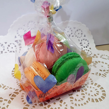 Gift boxed French Macarons (6)