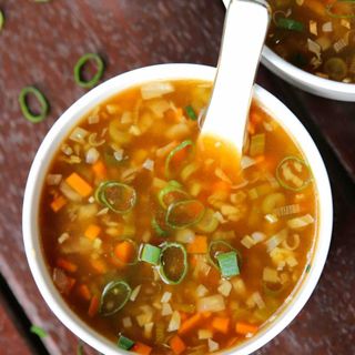 Veg hot & sour soup