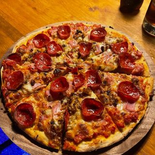 El Pepperoni / The Pepperoni Pizza