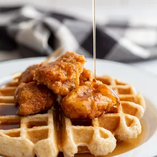 Waffles or Pollo con Waffles / Chicken and Waffles