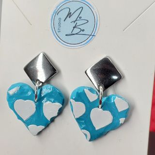 Textured White Hearts On Blue - Silver Posts