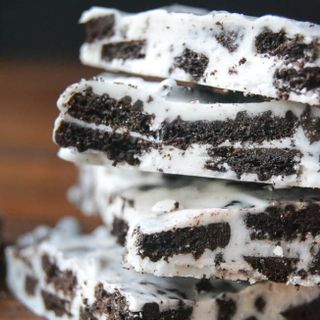 Cookies & Cream Cakesicle Image