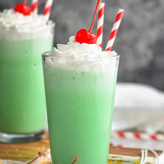 Shamrock Shake (March exclusive) Image