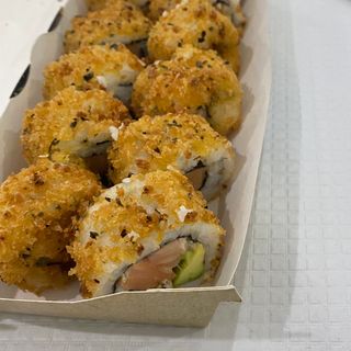 Roll tempura saumon avocat 