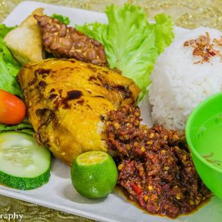 Ayam Penyet (available from 11.30am)