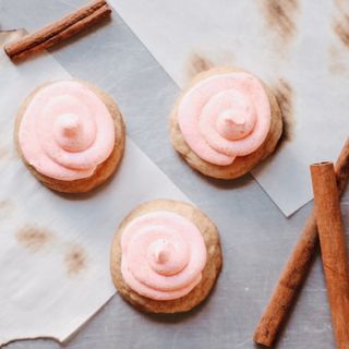 Frosted Snickerdoodle Cookie Image