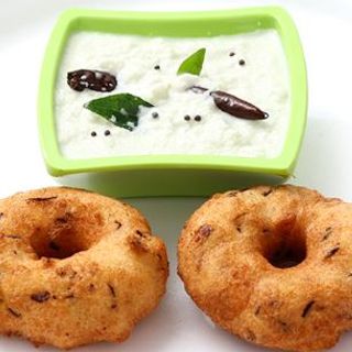 Any Vada (2) ( Medu Vada, Onion Medu Vada) and Chutney 