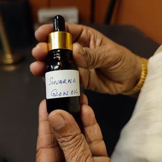 Suvarna Glow oil