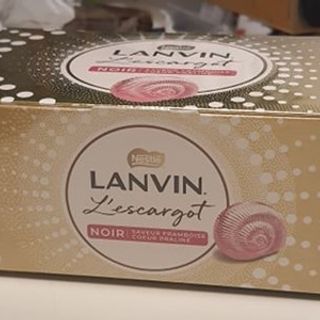 Lanvin Escargot Noir saveur framboise, cœur praliné