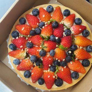 8" Berries Tart with Vanilla Pastry cream