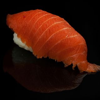 Smoke Salmon Sushi