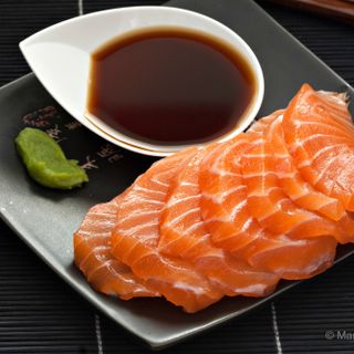 Salmon Sashimi ( 10 pcs )