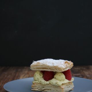 Pistacio and raspberry mill-feuille