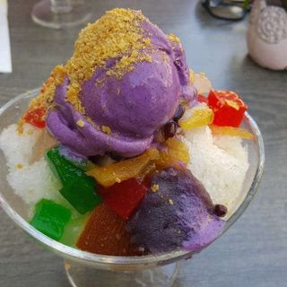 Halo-halo