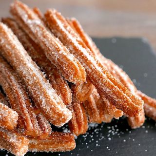 Churros w/cinnamon sugar 