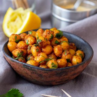 Garlic Roasted Chickpeas | Garbanzos asados al ajo